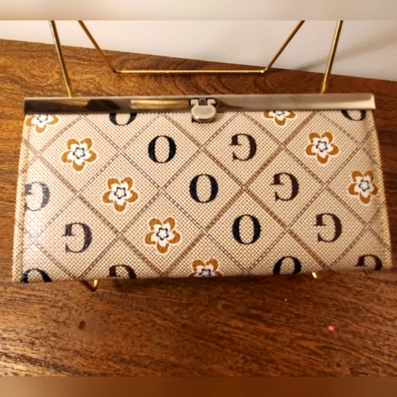 XIANGQI Women Wallet leather Tan Black Logo Great Condition - Picture 1 of 6